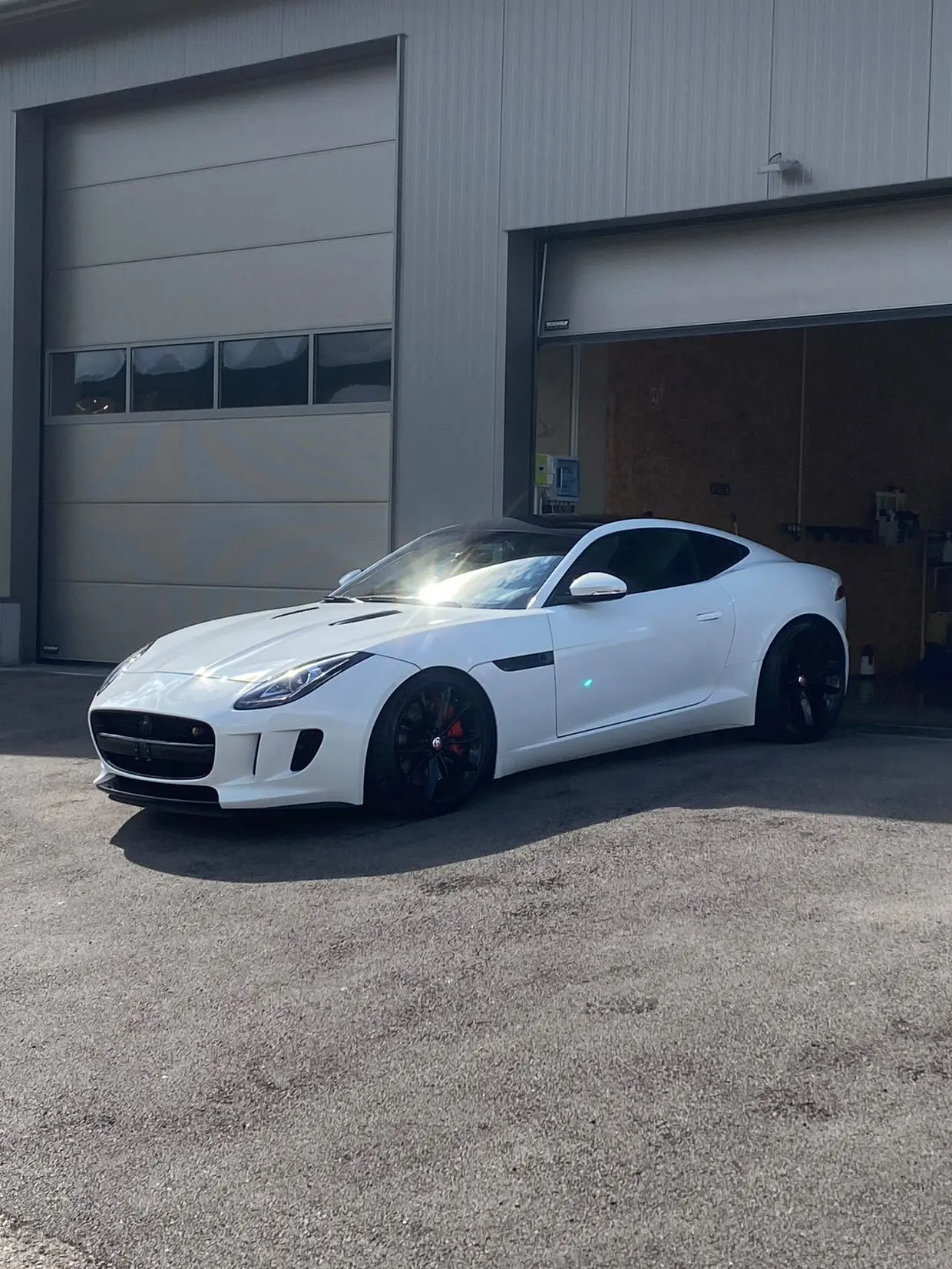 Suppression des micro-rayures et tourbillons par polissage machine à Pontarlier