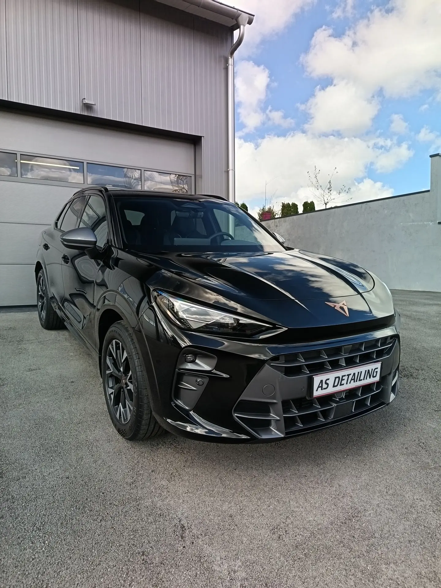 Utilisation de polishs et pads professionnels pour une rénovation carrosserie sans défauts